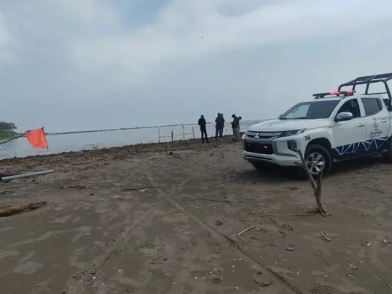 Hallan pierna humana flotando en la bocana de Alvarado