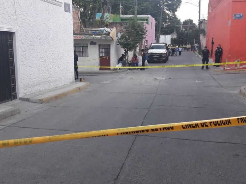 Hallan tres muertos en una tarde