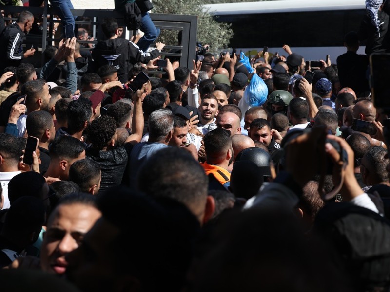 Hamás celebra liberación de casi 2,000 prisioneros palestinos tras alto el fuego