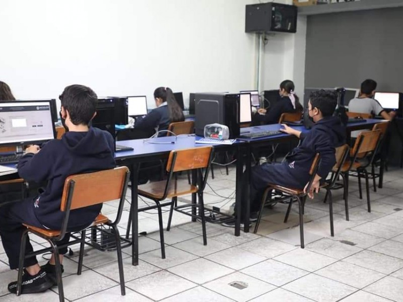 Han regresado a clases el 98% de las escuelas michoacanas