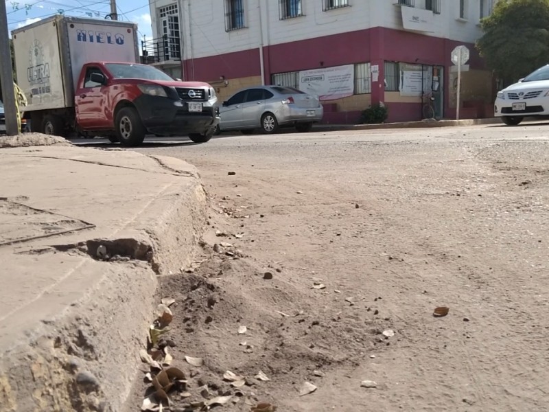 Hartos del polvo ciudadanos demanda limpieza en calle revolución