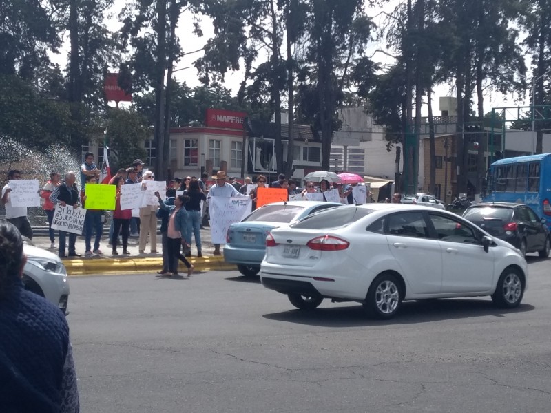 Hartos por Inseguridad y baches en Toluca