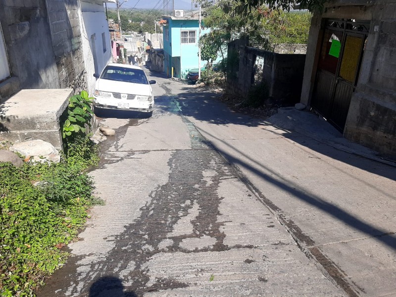 Hasta 6 fugas de agua potable sin atención en Guichivere