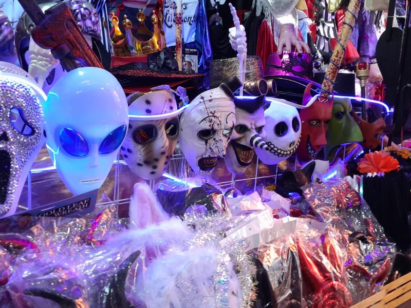 Hasta 700 pesos cuesta un outfit de Día de Muertos
