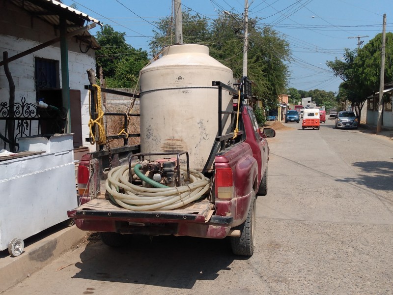 Hasta 8 años cumplen barrios de Tehuantepec sin Agua Potable