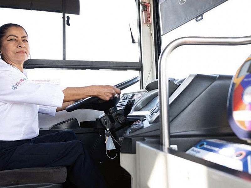 Hay 200 mujeres en capacitación para operar transporte público