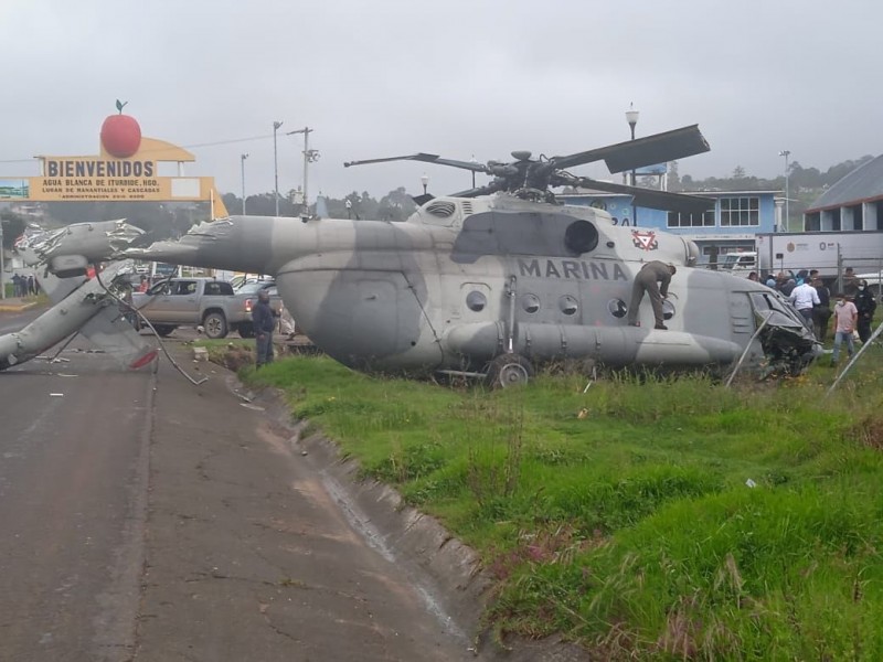 Helicóptero de la Marina se desploma en Agua Blanca, Hidalgo