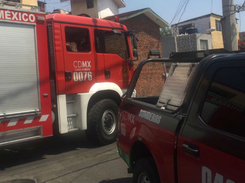 Heridos tras derrumbe de marquesina en Coyoacán