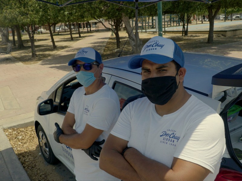 Hermanos agradecen con desayunos a personal de salud