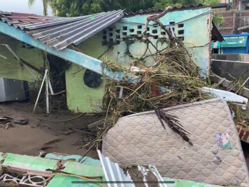Hernán deja aproximadamente 1,300 viviendas afectadas en Petatlán