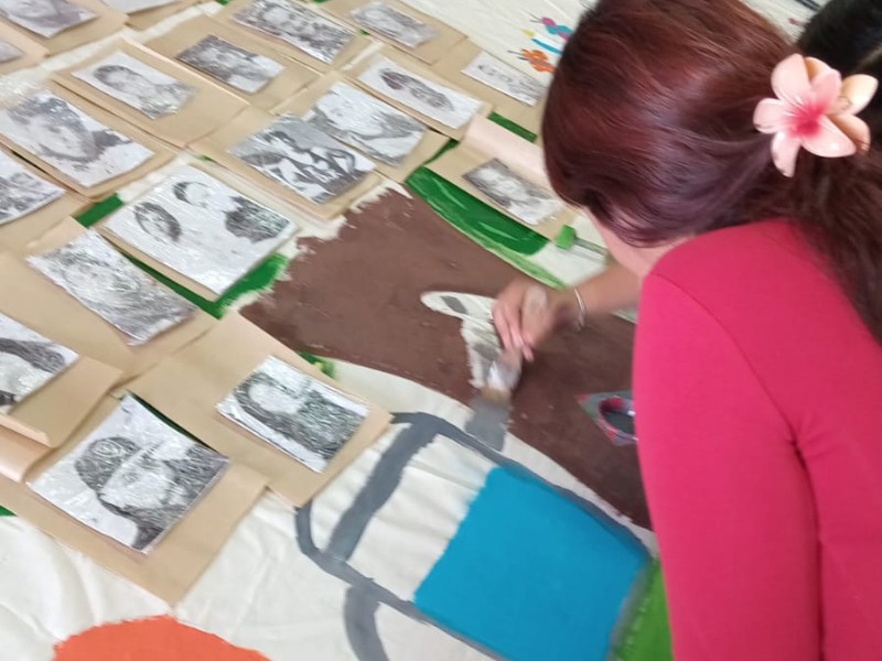 Hijos de personas desaparecidas realizan mural