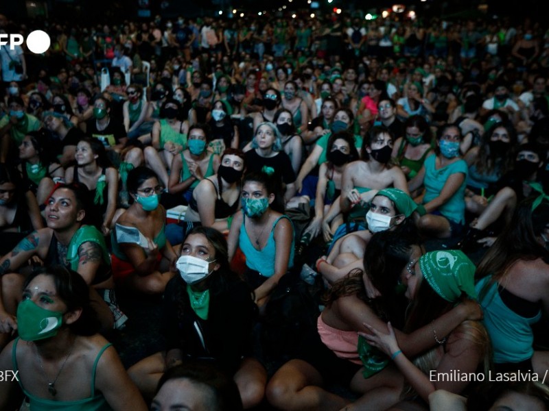 Histórico, Senado argentino legaliza el aborto