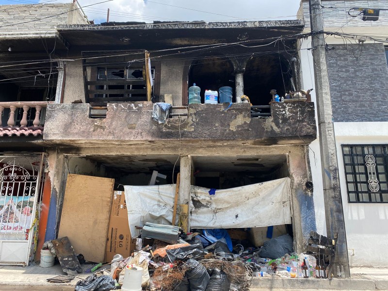 Hombre acumula basura en Valle de Señora