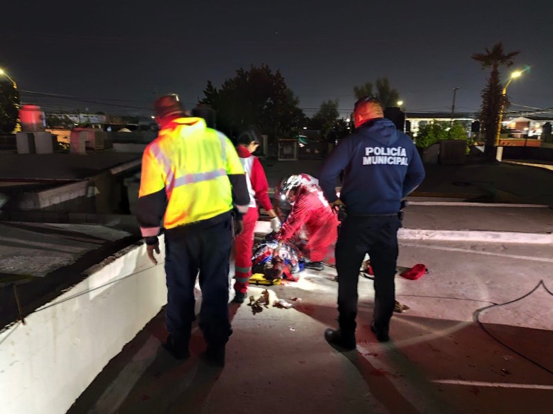 Hombre agredido aparece lesionado en el techo de su vecino en Torreón