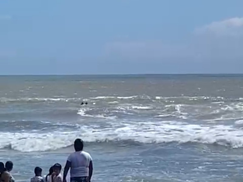 Hombre casi muere ahogado en Playa El Paraíso en Armería