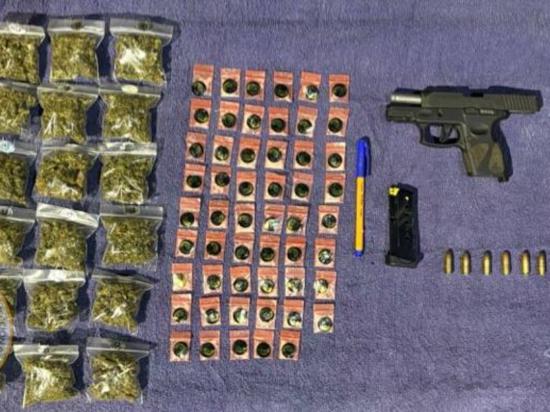 Hombre es detenido con más de 100 dosis de droga