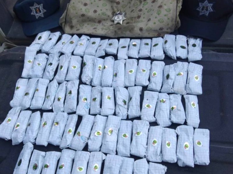 Hombre es detenido con una maleta llena de droga en León