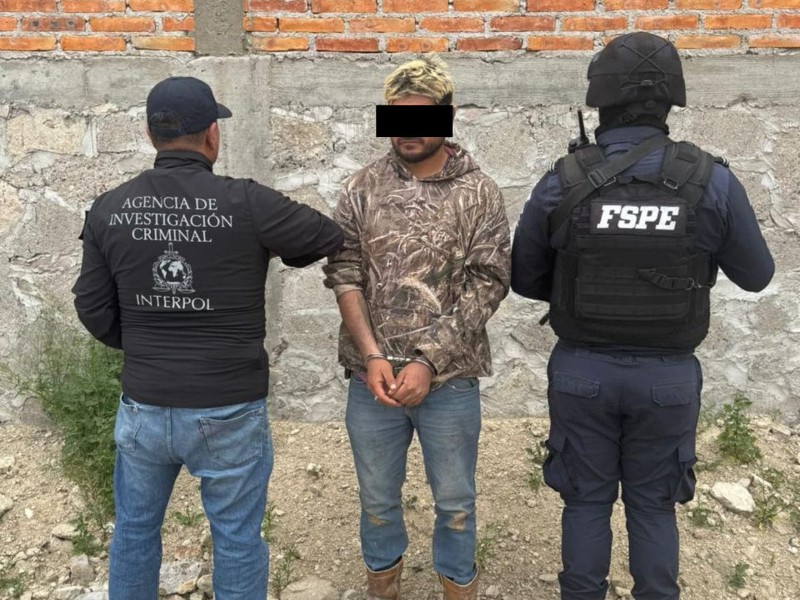 Hombre es detenido por presunto homicidio calificado y orden de extradición
