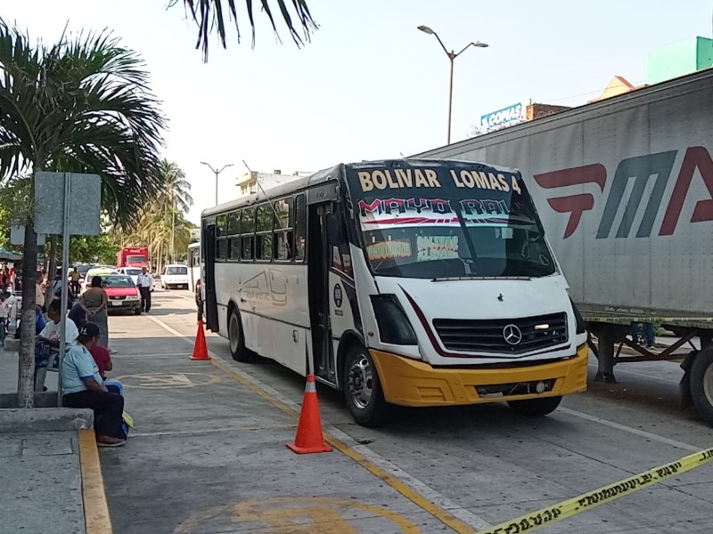 Hombre fallece tras convulsionar en autobús de la ruta Bolivar