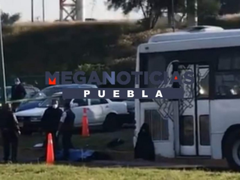 Hombre muere atropellado por RUTA en Tlaxcalancingo