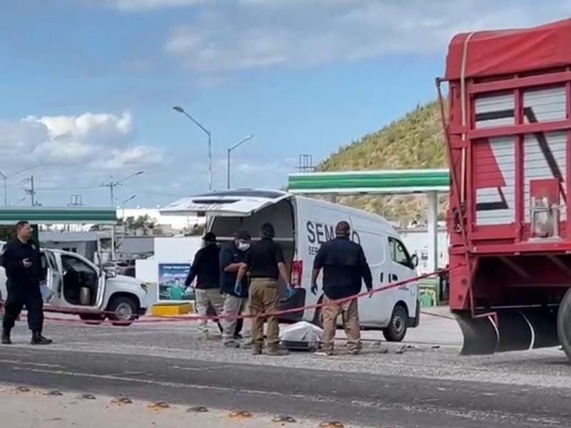 Hombre muere atropellado por tráiler en libramiento de La Paz