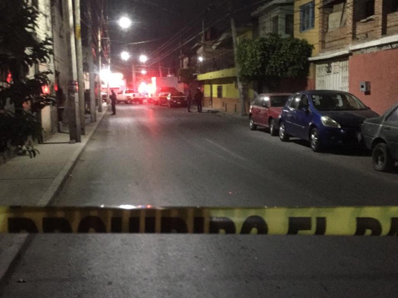 Hombre muere tras riña en Carrillo