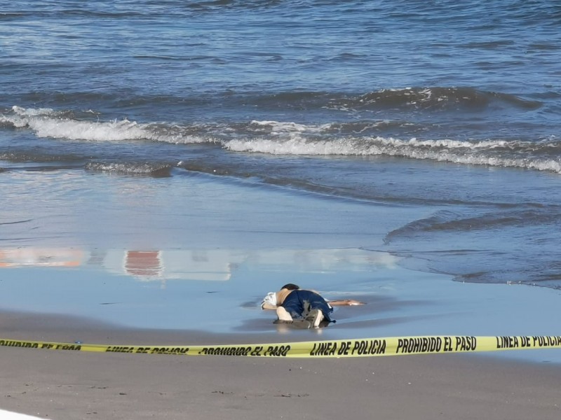 Hombre se ahoga en playa Regatas de Veracruz