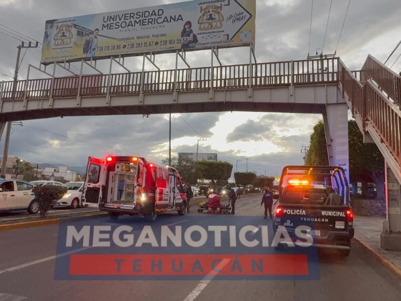 Hombre se avienta de puente peatonal frente su hermana Hombre se avienta de puente peatonal frente su hermana