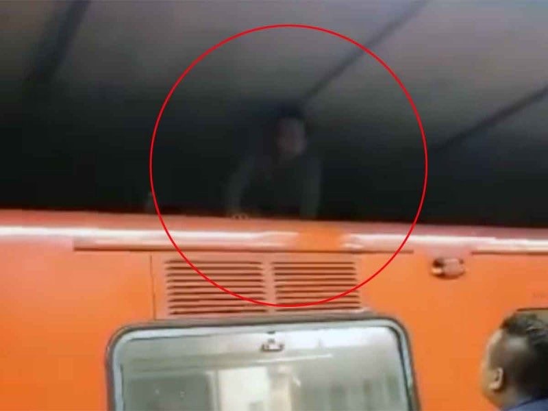 Hombre se sube al techo del Metro-CDMX y es detenido