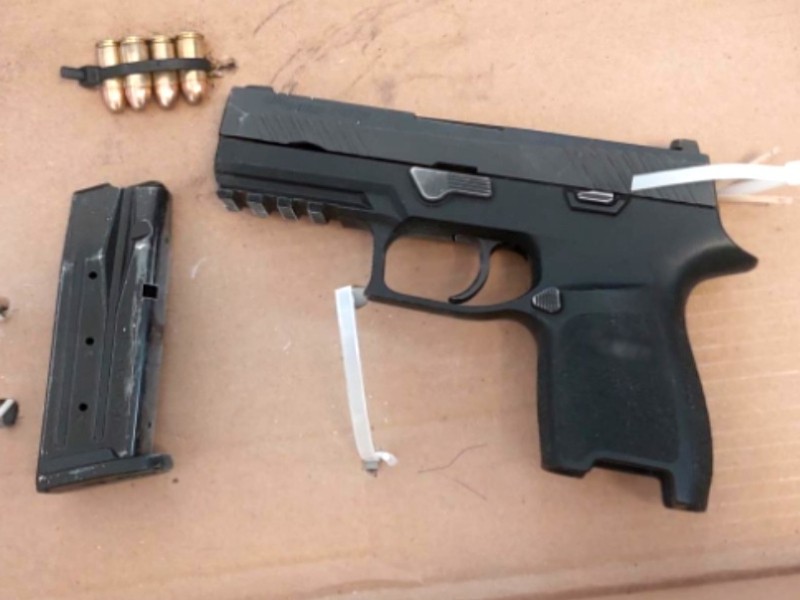 Hombre sentenciado por portación de arma, inhibidor de señal y robo