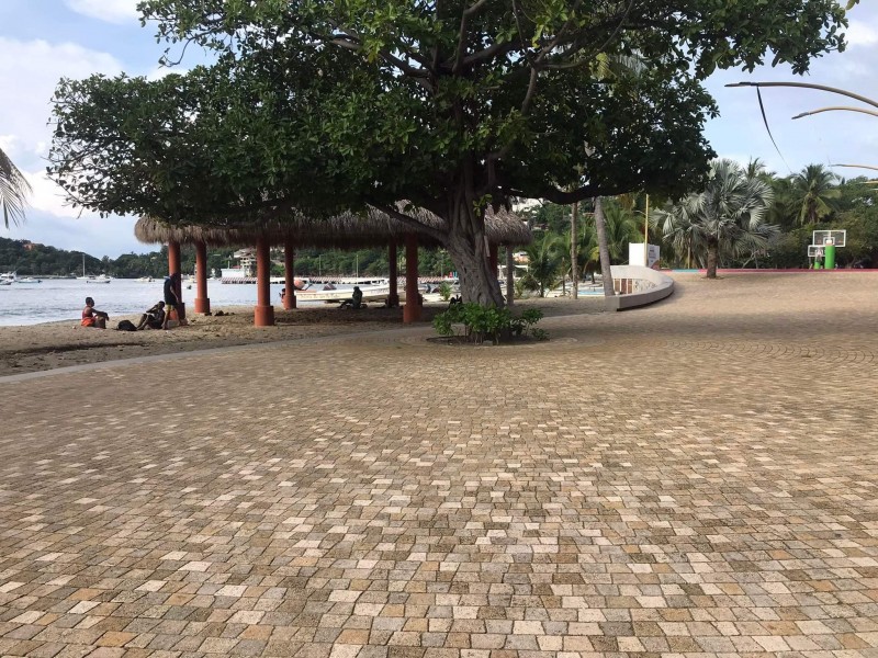 Hombres alcoholizados dan mal aspecto en Paseo del Pescador