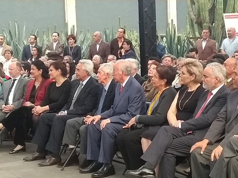 Homenaje a Arturo Martínez Legorreta exalcalde de Toluca