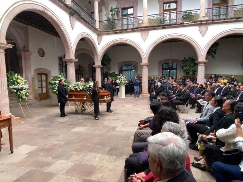 Homenaje póstumo a juez del TSJEZ