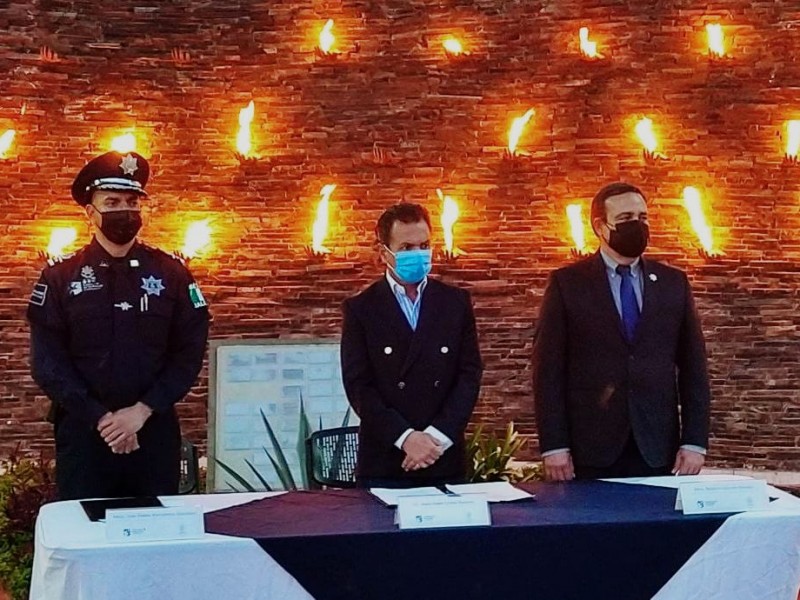 Homenajean a 39 policías de Guadalajara fallecidos en servicio