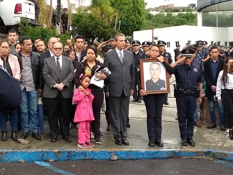 Homenajean a comandante asesinado.