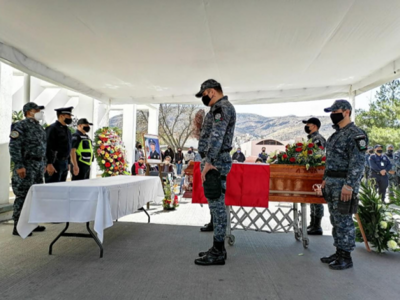 Homenajean a policía asesinado