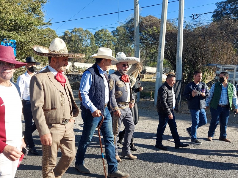 Homenajean a Vicente Fernández en el Circuito Metropolitano