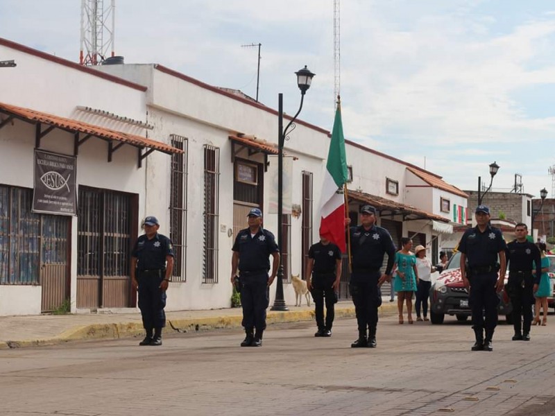 Homologan sueldo a policías de San Blas