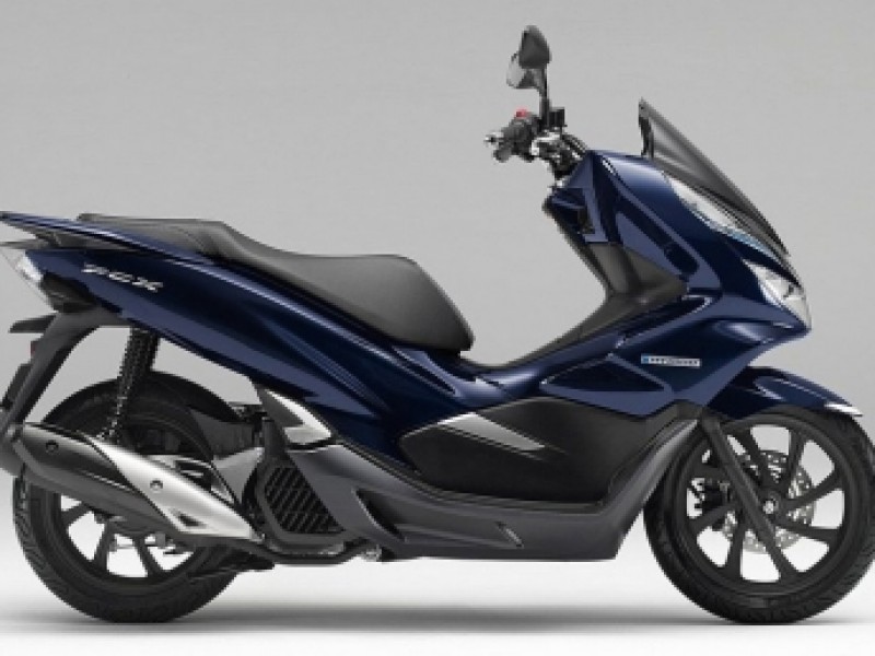 Honda lanza primera motocicleta híbrida en Japón