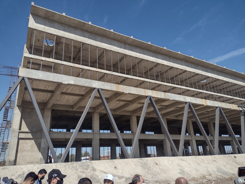 Hospital Civil de Oriente al 40% de construcción