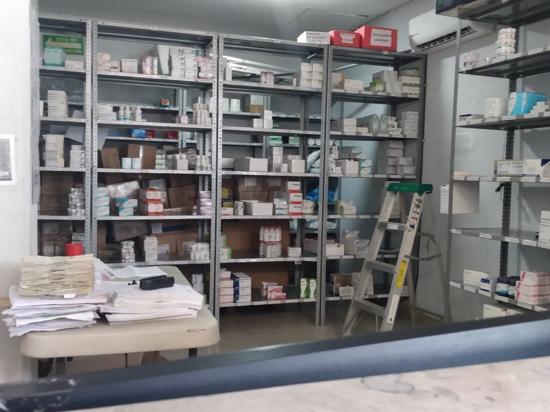 Hospital con especialidades con abasto de medicamentos