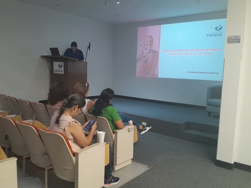 Hospital Fátima imparte conferencias sobre prevención del Cáncer de mama