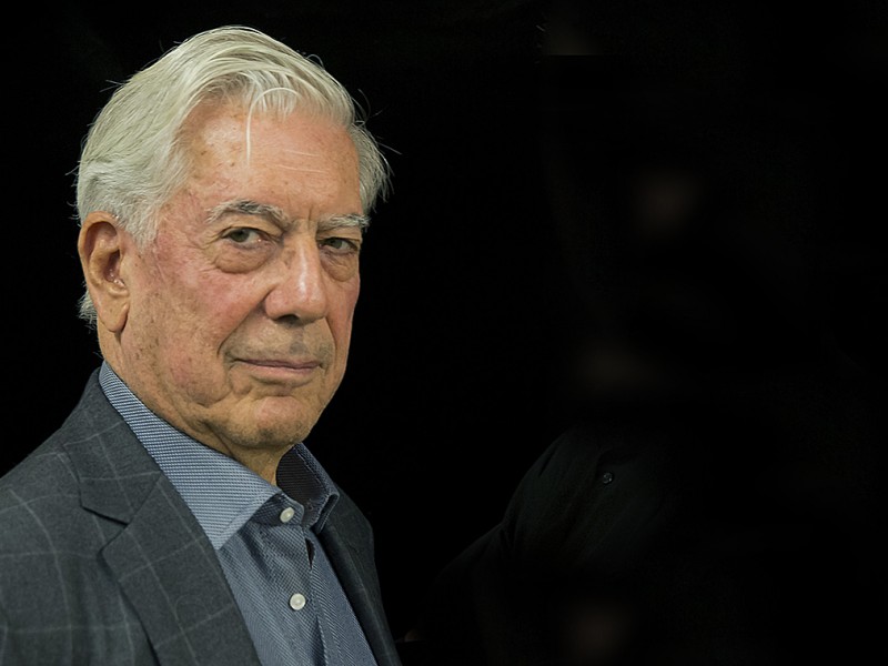 Hospitalizan a Vargas Llosa por traumatismo craneoencefálico