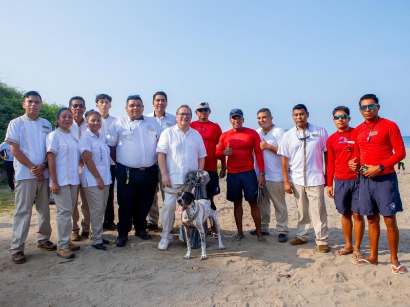 Hotel Azul Ixtapa realiza limpieza en playa Linda