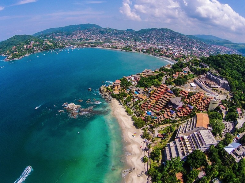 Hoteleros de Zihuatanejo descartan reubicación de turistas por aforo reducido