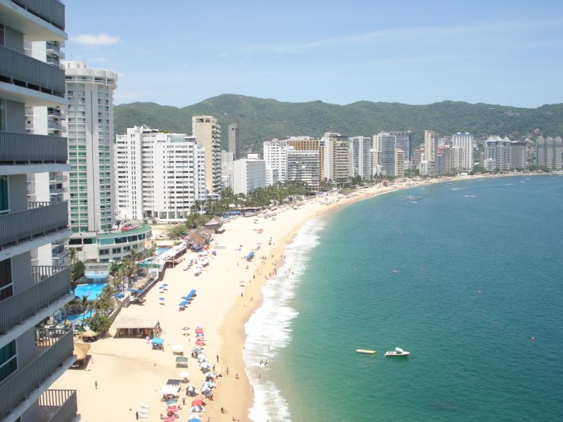 Hoteleros reubicarán a turistas para no rebasar aforo en Acapulco