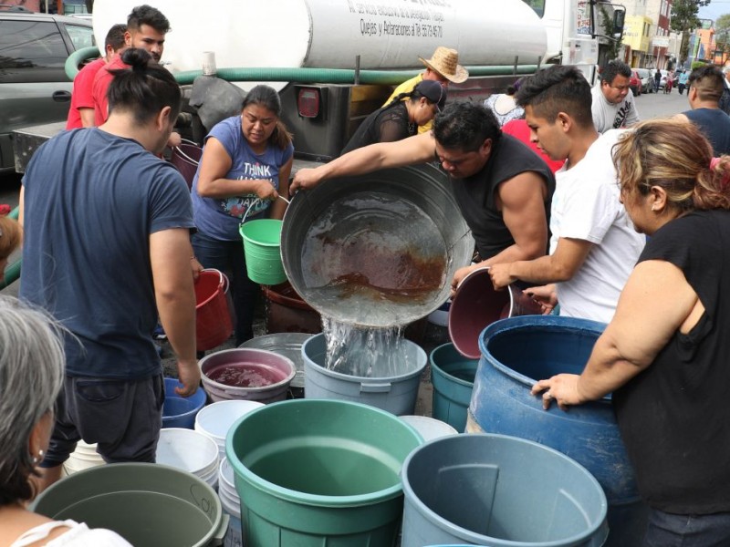 Hoy regresará el suministro de agua