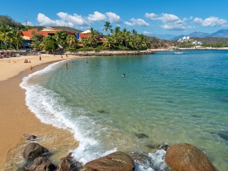 Huatulco entre los destinos turísticos con menos casos de Covid-19