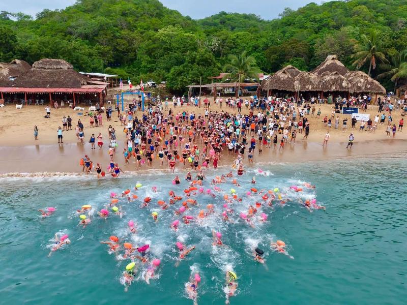 Huatulco reúne a más de 2,800 nadadores en Gran Retto 2026