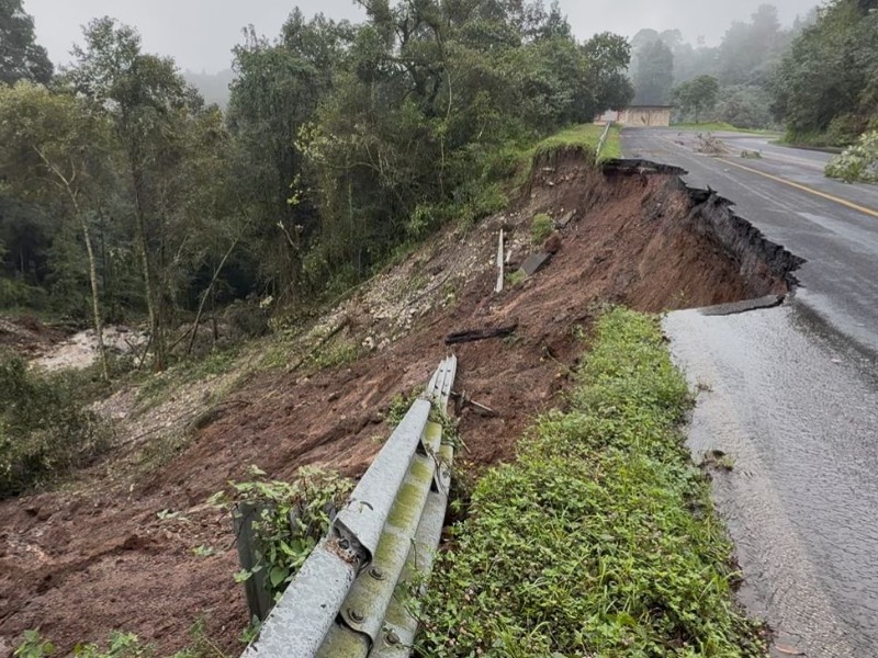 Huauchinango: Derrumbes y afectaciones